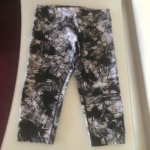 Marc Andrew New York Performance capri, cropped legging. Black tones. Size XL.